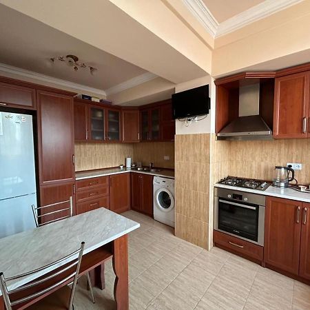 Lesi Apartament Erivan Exterior foto
