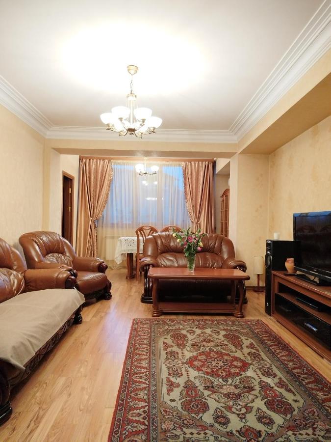 Lesi Apartament Erivan Exterior foto